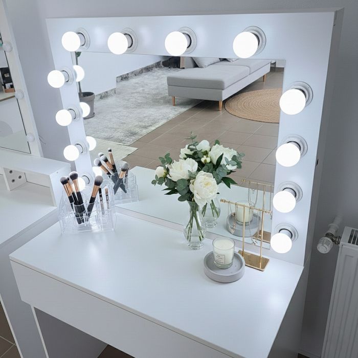 Nowa toaletka w stylu Hollywood