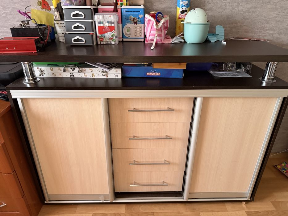 Большой вместительный комод