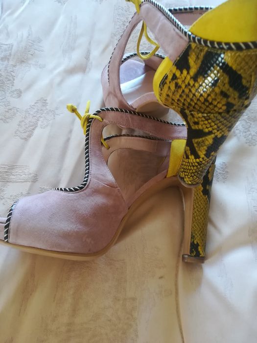 Sandalias da marca ANGARI