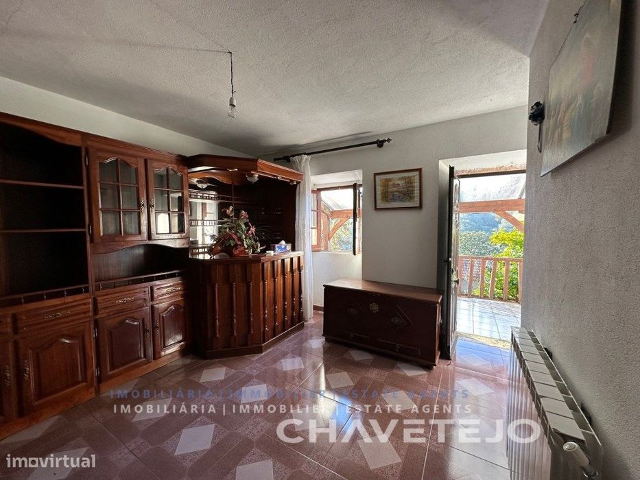 Casa de campo com anexos em zona tranquila a 10 km de Tomar.