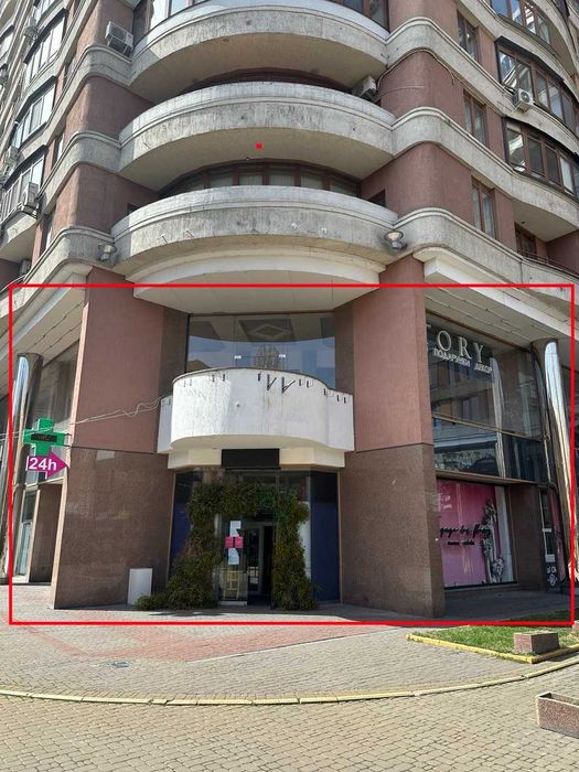 Центр, Вітрина 8 м висотою, Жилянська, 59, під шоурум, магазин