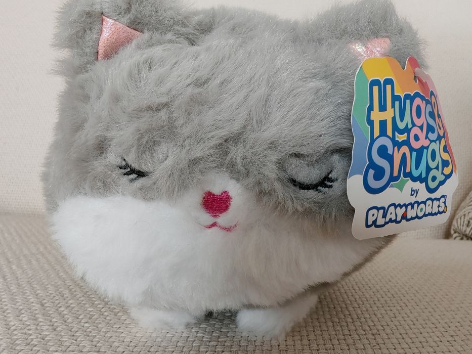 Nowa maskotka, pluszak szary kotek