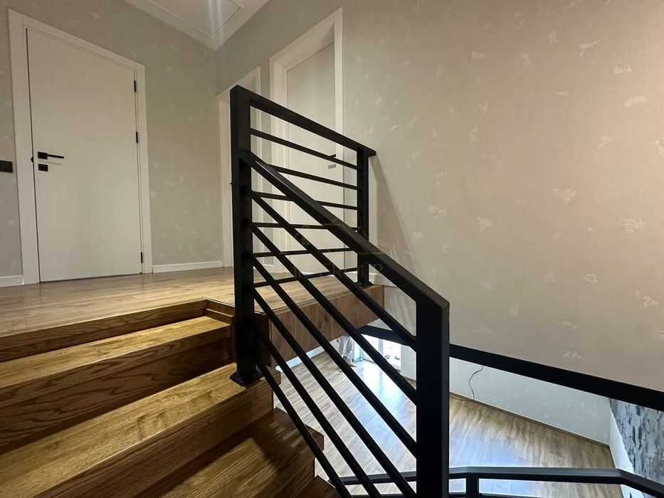 Продаж таунхауса з РЕМОНТОМ в гарній локації біля ЖК Калинова Слобода