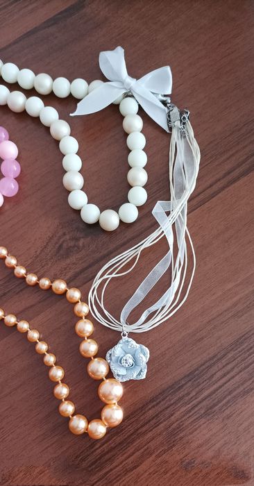 Прикраси різні натуральні і не натуральні все від 120 гривень