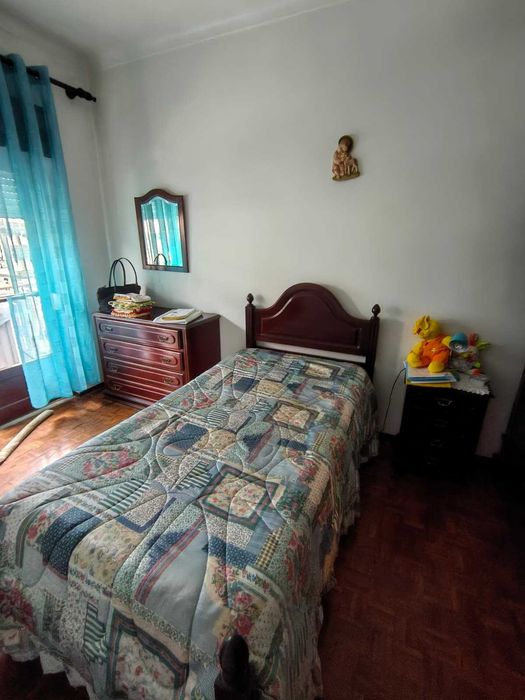 Cama de solteiro em madiera + colchão