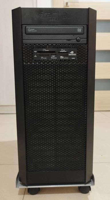 Komputer PC bez dysku. AMD Phenom II X4. Radeon RX580. 8Gb RAM.