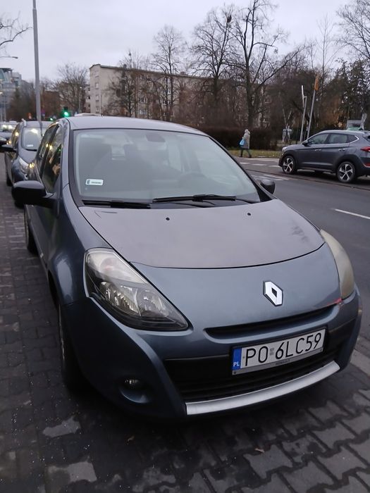 Renault clio srebrny