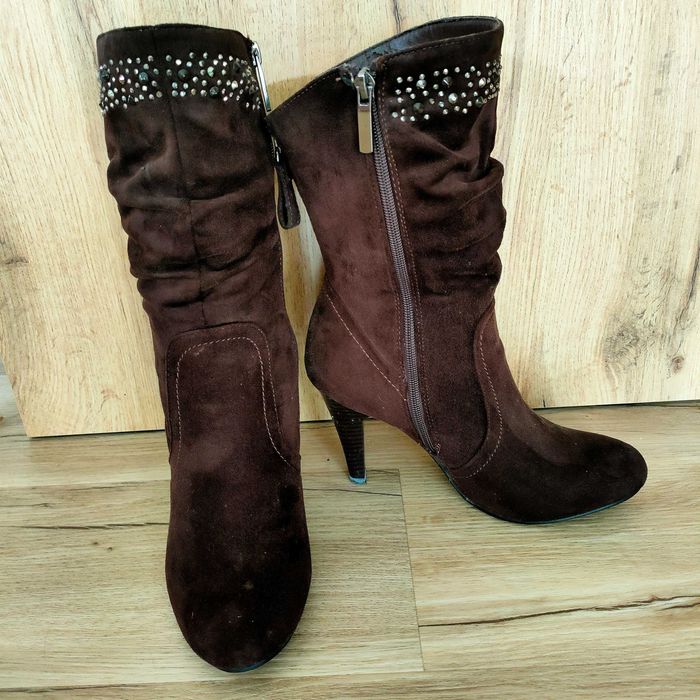 Botas imitação camurça