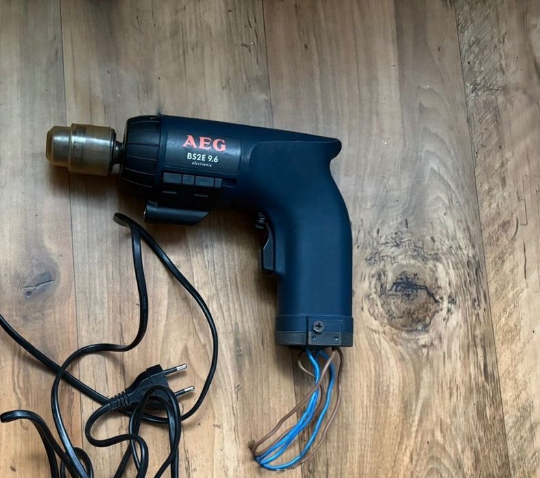 Шуруповерт/дрель AEG