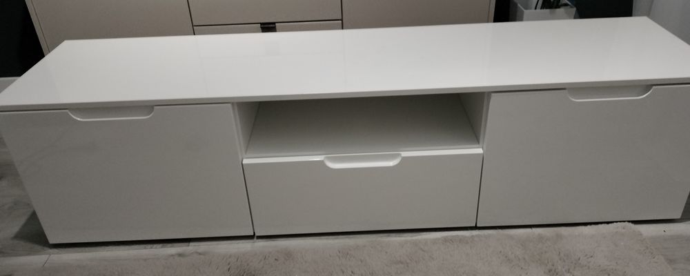 Szafka  pod tv sprzedam