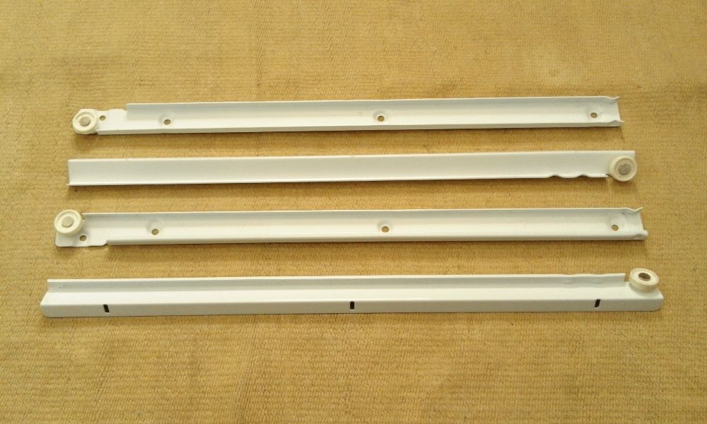 Guias Corrediças para gavetas: 3 pares 45cm; 2 pares 30 cm. A estrear.