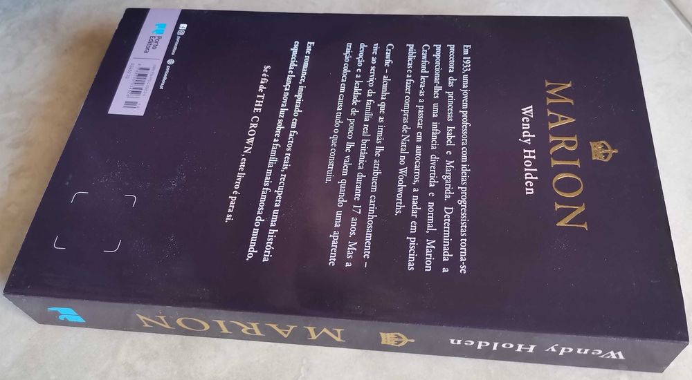 Portes Grátis - Marion
Vinda do nada para educar uma rainha