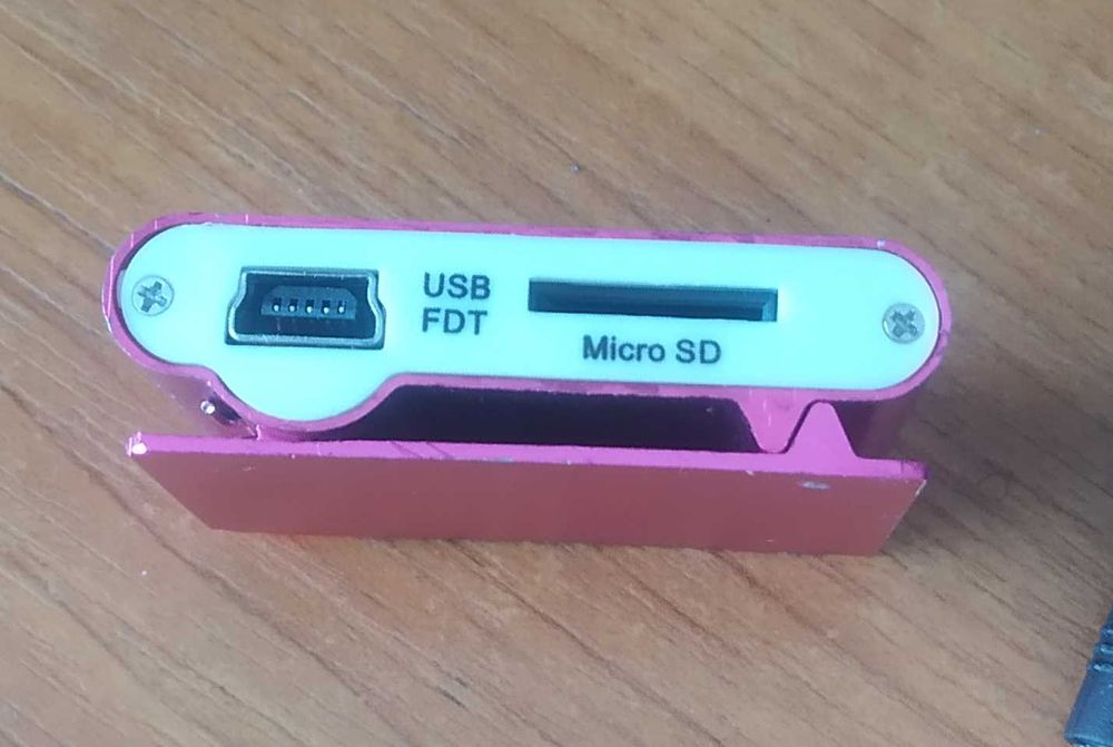 MP3 плеєр  у вигляді касети,кліпси