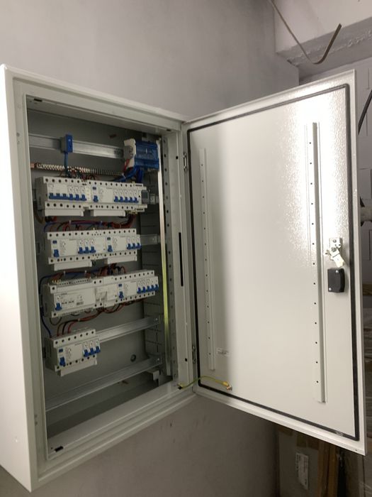 Elektryk, instalacje elektryczne, pogotowie elektryczne.