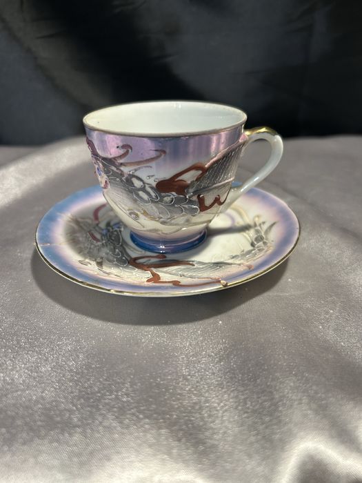 Filiżanka Espresso z Chińskim Smokiem – Mistyczny Blask i Elegancja