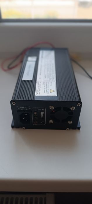 Продам зарядное устройство