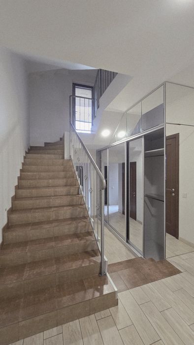 Оренда будинку на правому березі