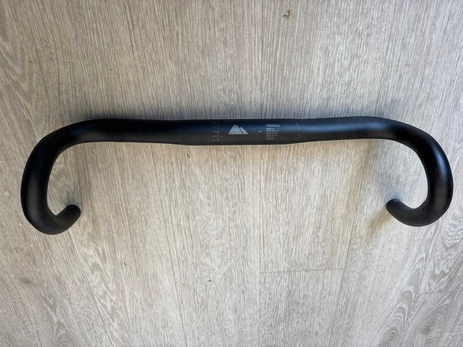 Guiador Canyon HB0064 Gravel AL Flared 420mm Clamp 31.8mm