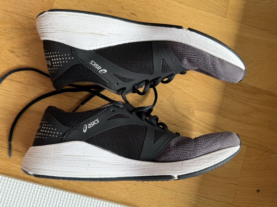 Buty Asics RoadHawk FF rozm. 38