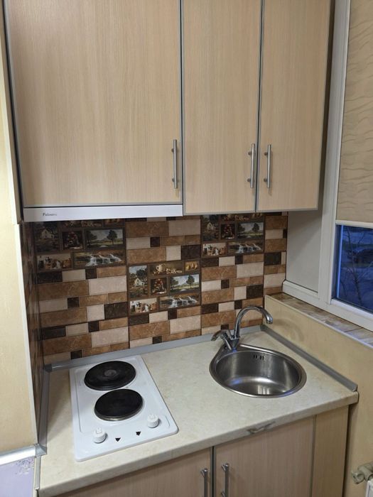 Продам гостинку Воробьевы горы. Салтовка.