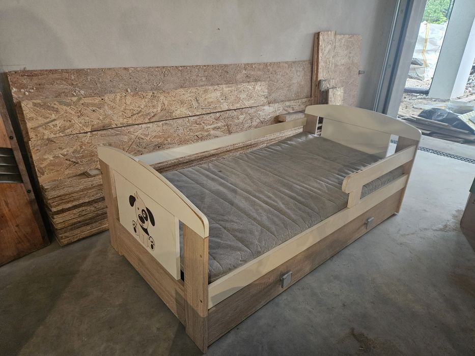 Łużko dziecięce z szufladą i materacem