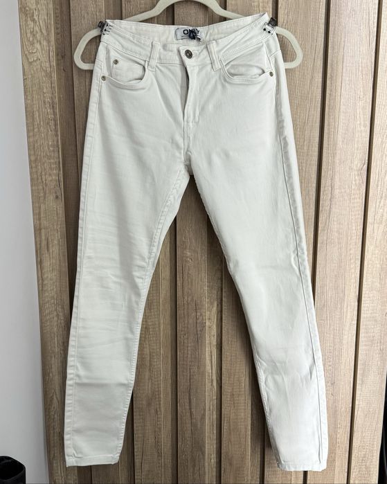 Жіночі скіні білі джинси