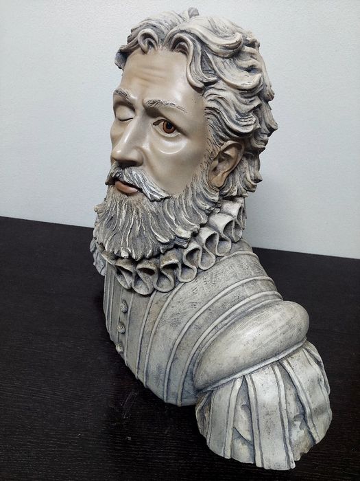 Busto Camões em marfinite