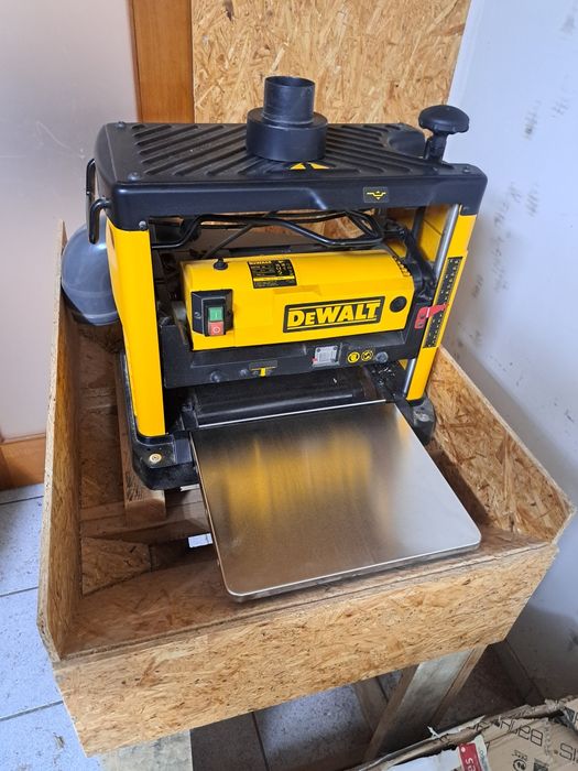 Desengrossadeira DEWALT DW733 + bancada com sistema de recolha