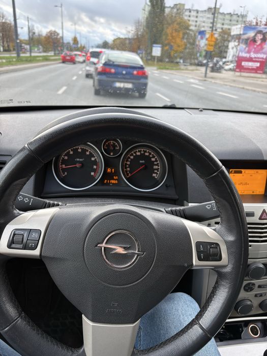 Astra z licencją Taxi – Uber / Bolt / FreeNow