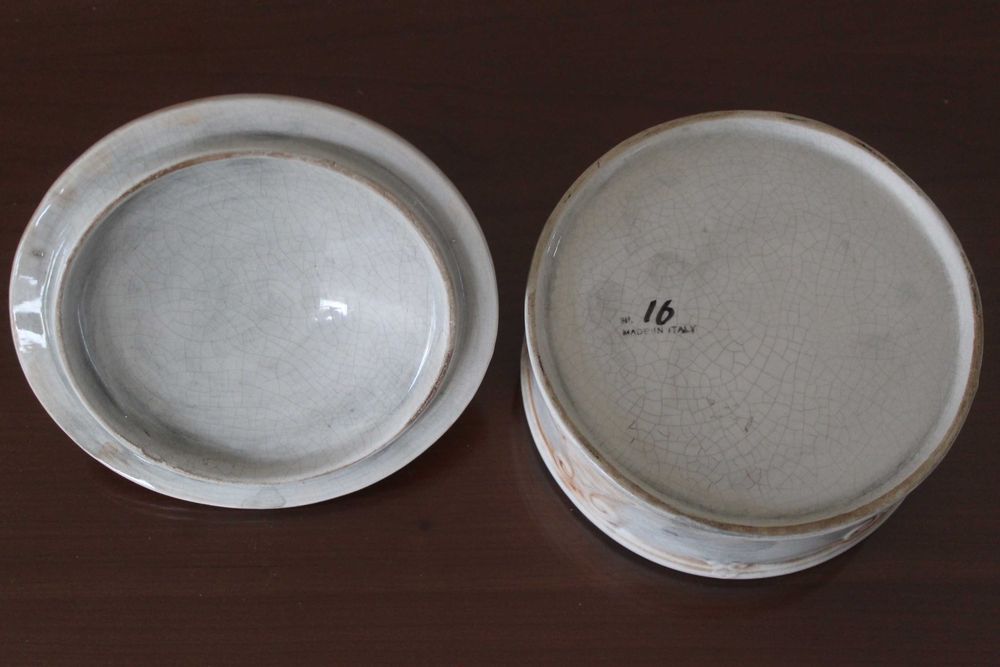 Bonbonniére de cerâmica pintada à mão, anos 60, Itália.