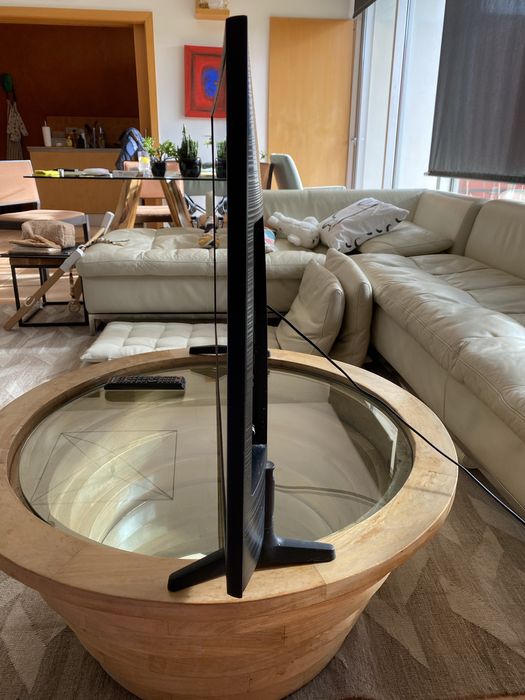 Samsung 40” Smart TV | Netflix, YouTube | Remote Included