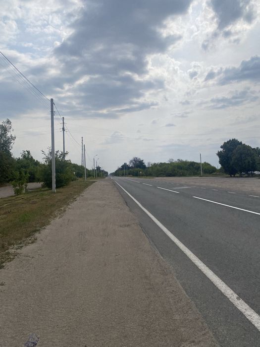 Продаеться большая територия под бизнес над трассой Чернигов-Киев