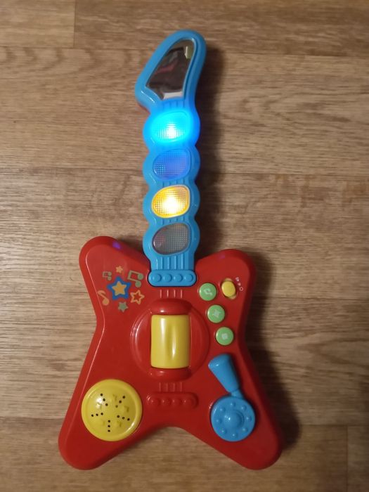 Музикальні іграшки - гитара і барабан