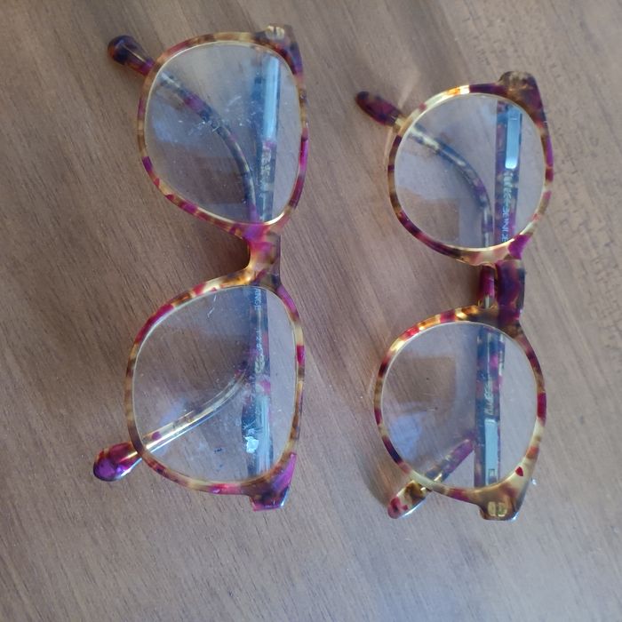 2 armacoes de oculos de criança impecáveis