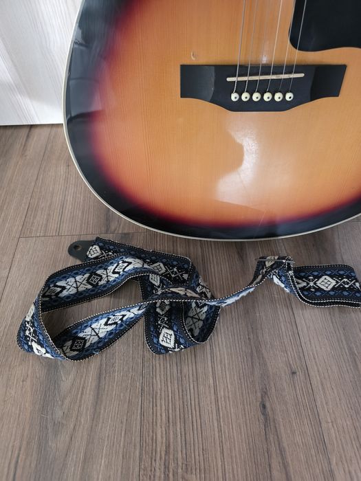Gitara elektro-akustyczna USA