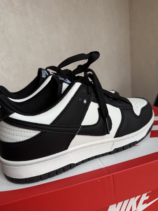 Кросівки жіночі Nike SB Dunk Low White Black