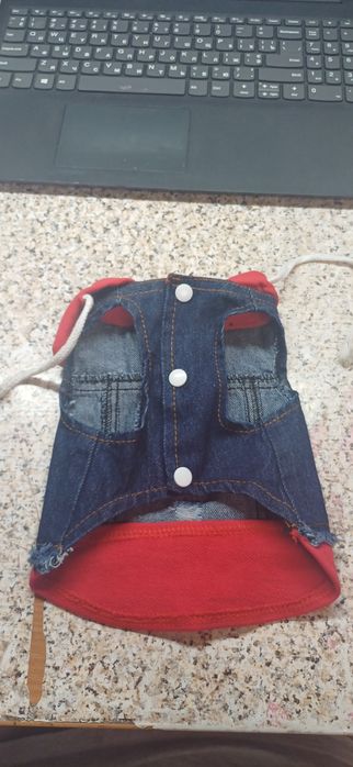 Літня кофточка. Розмір S. Довжина спинки 20 см. На застібці