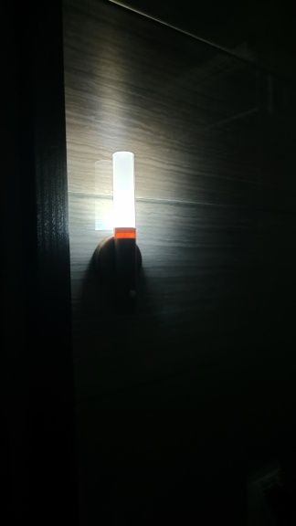 Luz led, com sensor de movimento, Usb (Novo) cor Branca e Amarela