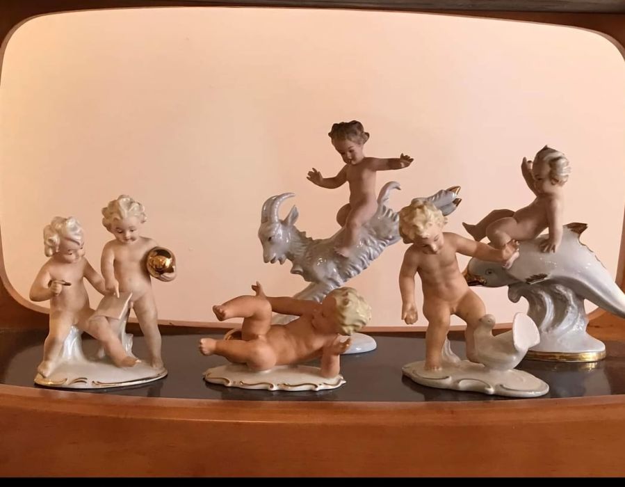 Антикваріантні статуетки.Є багато інших