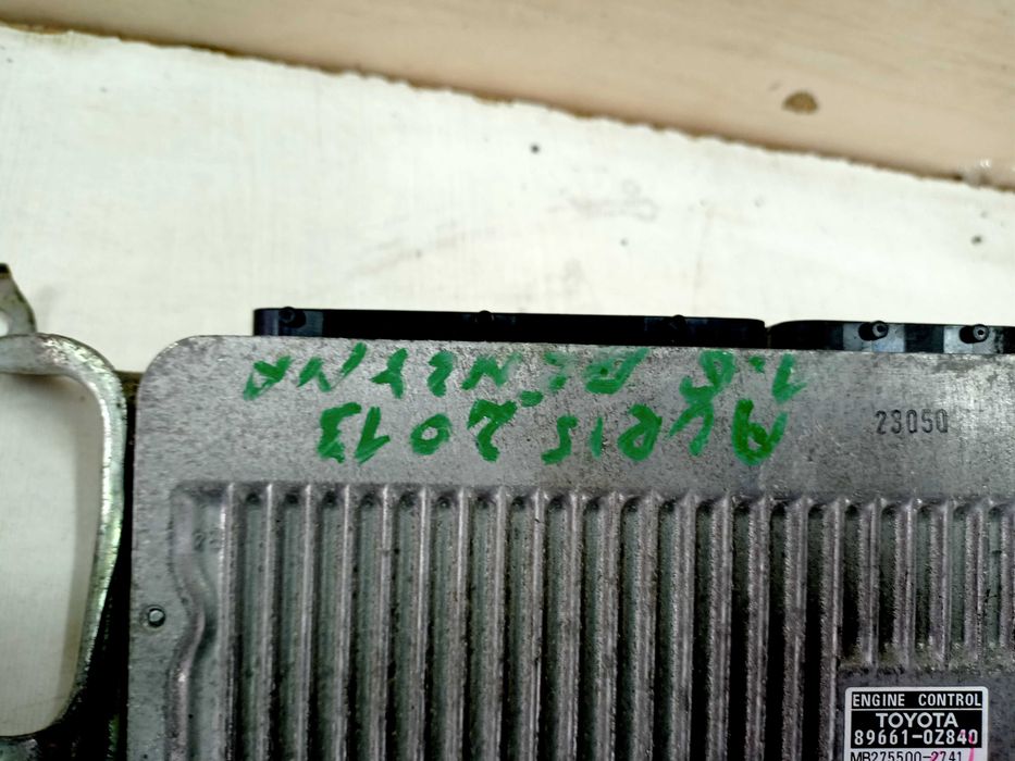 Toyota Auris 2 II sterownik silnika komputer ECU 1.6 benzyna oryginał