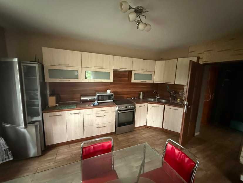 Na sprzedaż w pełni umeblowane mieszkanie w Sobótce – 45 m²
