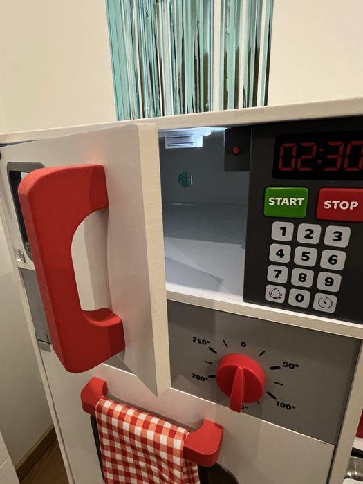 Cozinha de brincar em madeira