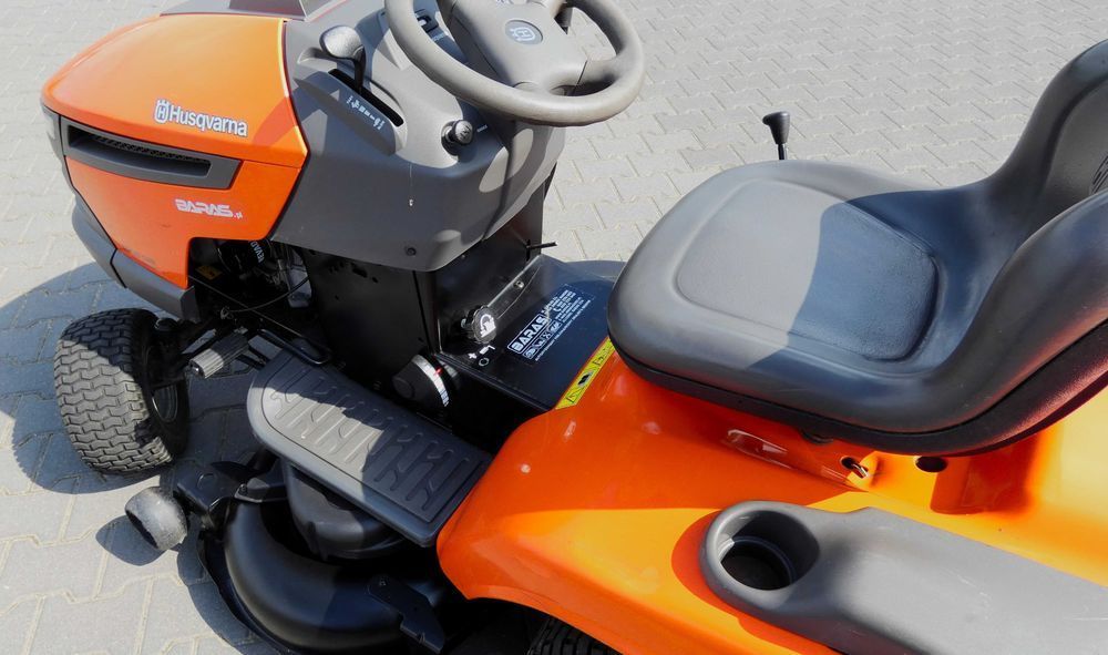 Traktorek kosiarka Husqvarna CTH180 Twin Kawasaki 2 Cylindry (220603.6) - Baras