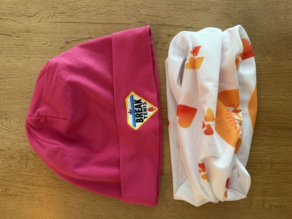 Czapka., szalik. W bardzo dobrym stanie.