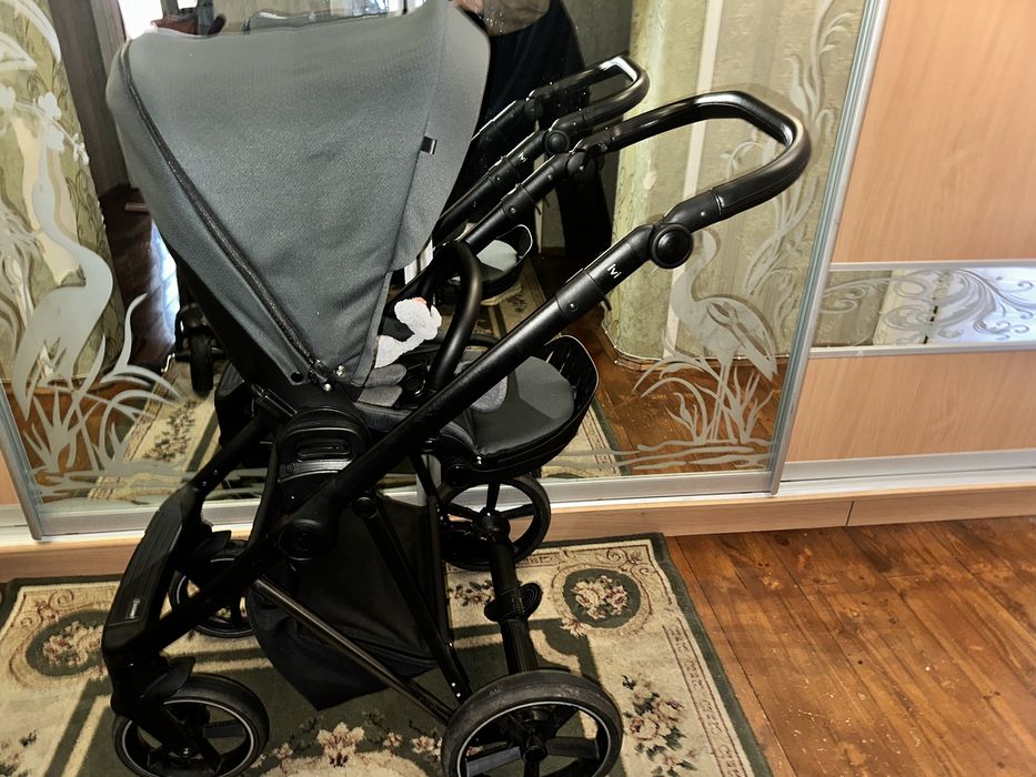 Візочок Roan Ivi 2 в 1