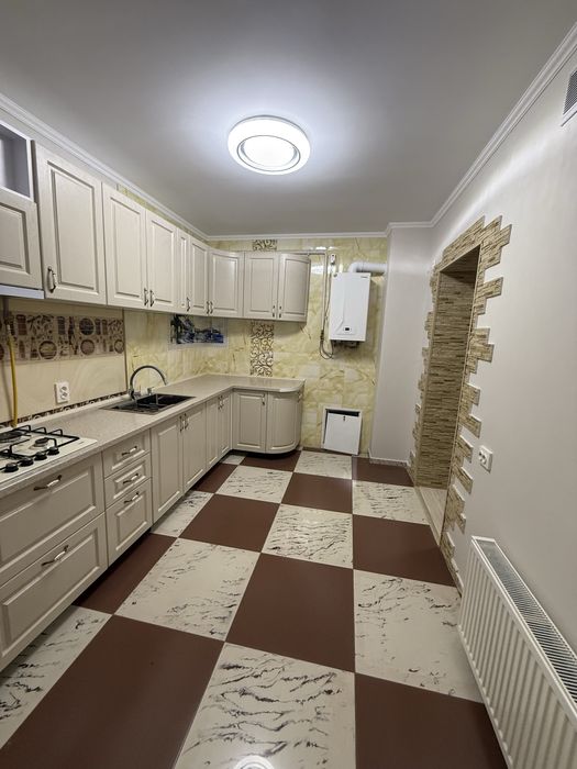 оренда 1к квартири 350Є+комунальні, вул.О.Алмазова,4(Кутузова)