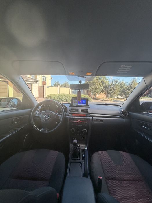 Продам Mazda 3.