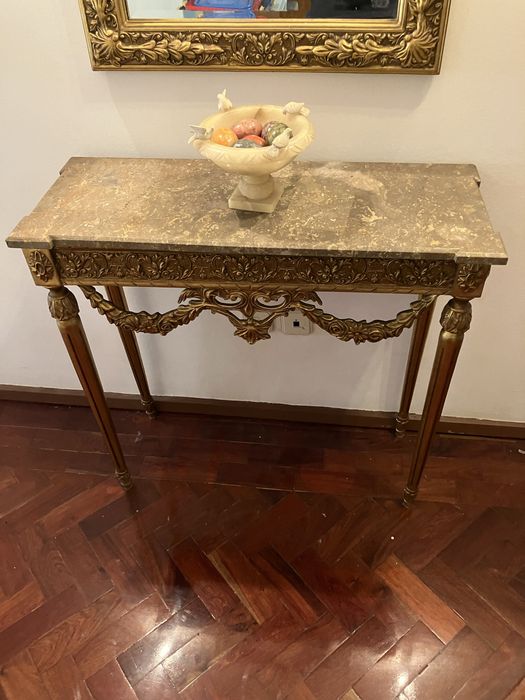 Credencia com espelho e apliques