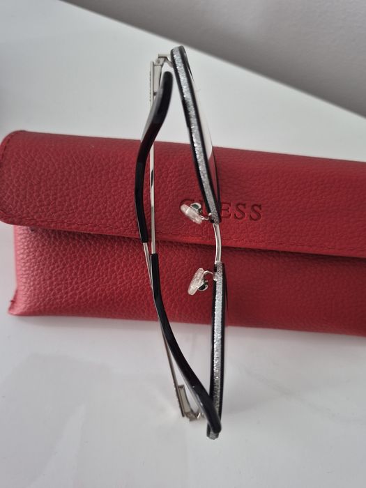 Armacao de Óculos  Guess- Como  Nova