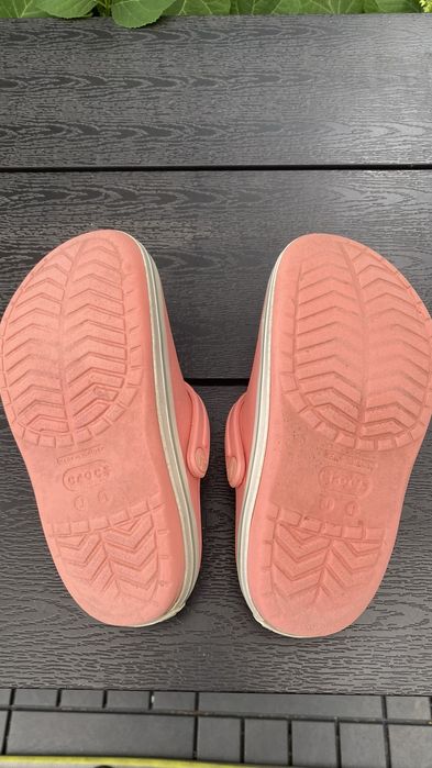 Crocs J1 цвет персиковый